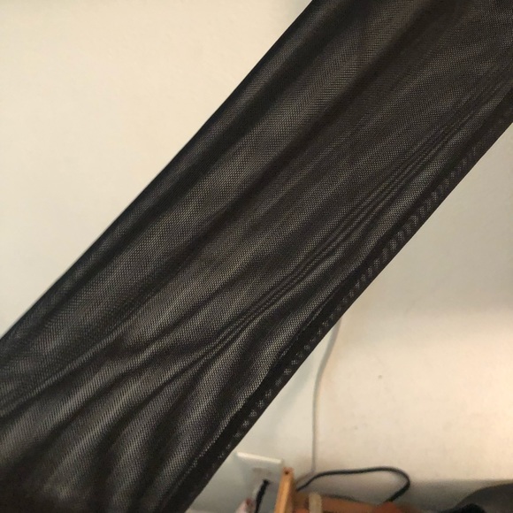 MESH BLACK LONGSLEEVE ROSE PATCH🖤 - Picture 3 of 5